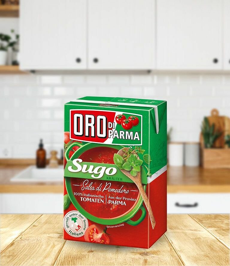 Sugo verfeinert mit Käutern in einer Combibloc-Verpackung. 