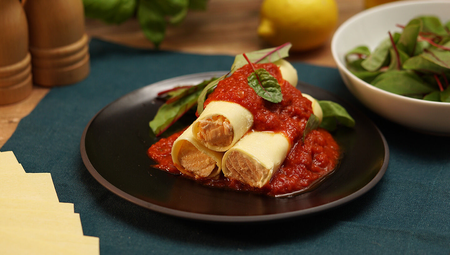 Lachs-Cannelloni mit fruchtiger Tomatensauce | ORO di Parma